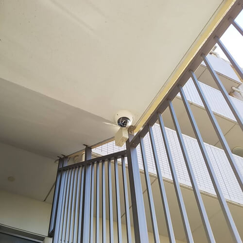 三鷹市のマンション階段にレンタル防犯カメラ施工完了