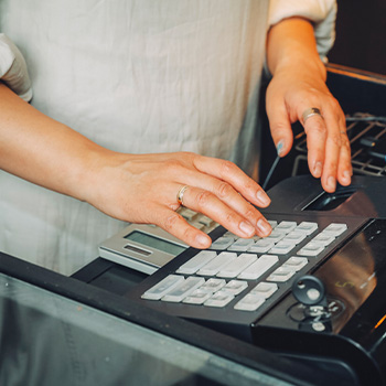 店内のレジ金や商品の盗難防止