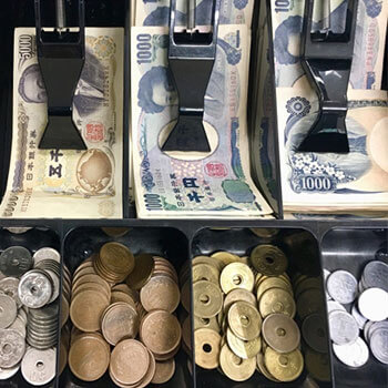 飲食店でのレジ金横領防止に防犯カメラ