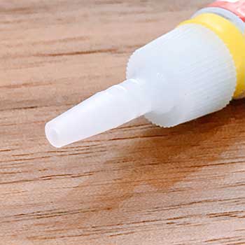 会社玄関の鍵穴にアロンアルファ