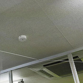 防犯カメラと集音マイクを別付け
