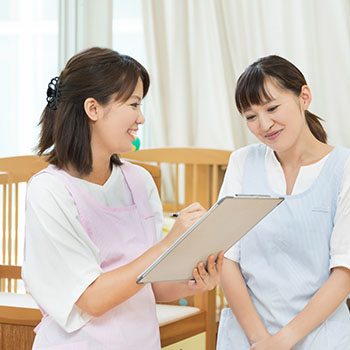職員同士の情報共有を習慣化する