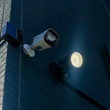 光で威嚇するにはセンサーライト