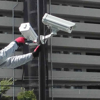 和光市内の屋外にて防犯カメラを設置