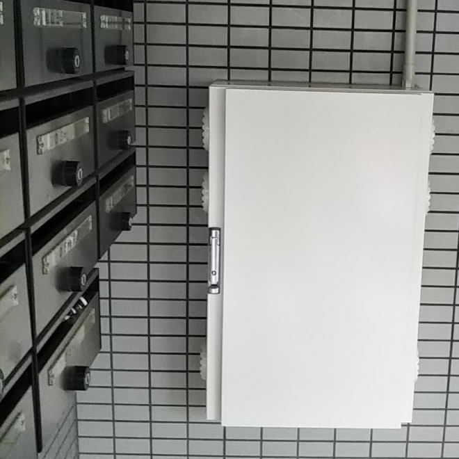 荒川区のアパート レコーダーとモニター収納ボックス