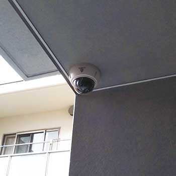 蓮田市のアパート　出入口に設置した防犯カメラ