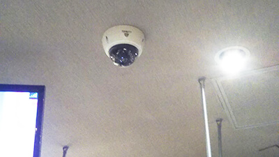 伊勢崎市の飲食店年内のドーム型監視カメラ２