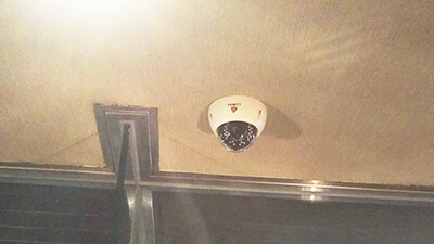 伊勢崎市の飲食店店内にドーム型監視カメラ