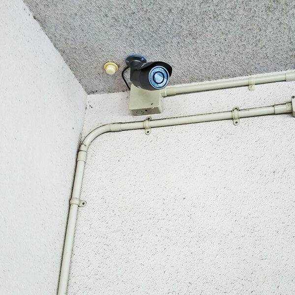 春日部市のアパートに監視カメラを導入