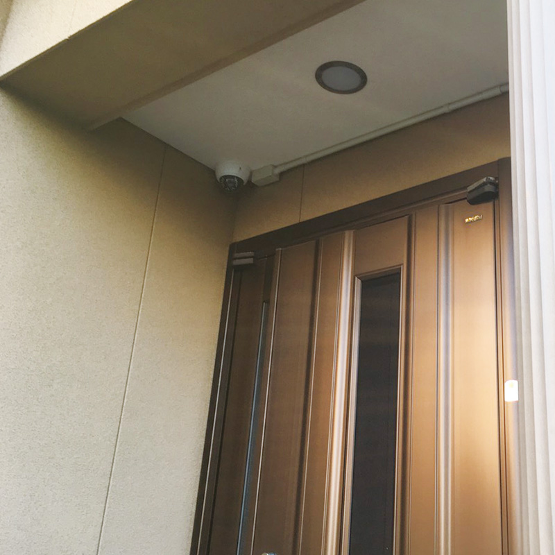 加須市の戸建て住宅　玄関に防犯カメラ設置アフター