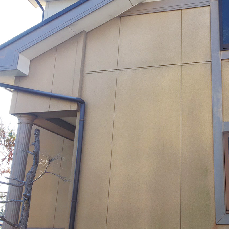 加須市の戸建て住宅 外壁に防犯カメラ設置ビフォー