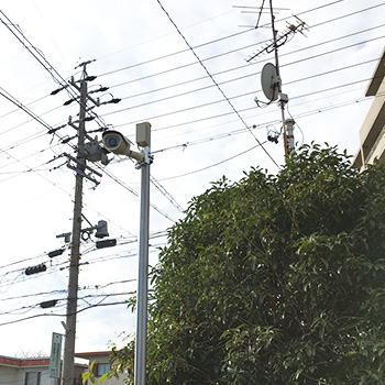 鴻巣市　自宅の敷地内を監視する防犯カメラ