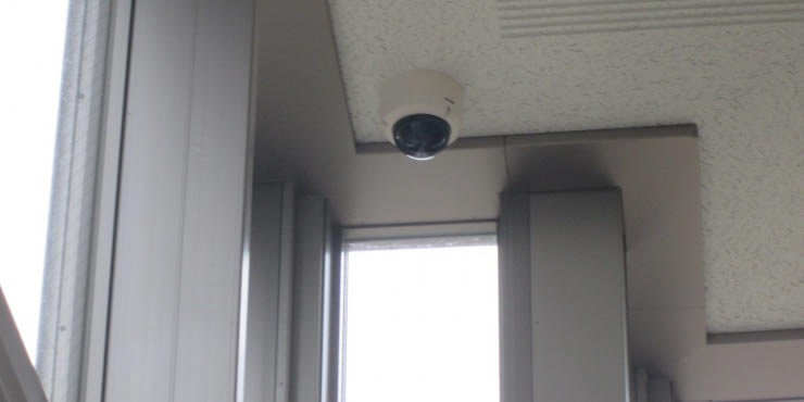 杉並区オフィスの天井にドームカメラ