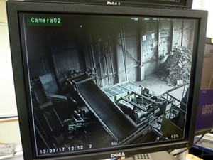 相模原の工場　防犯カメラ　モニター