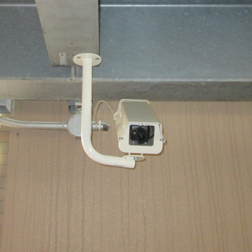 2階建て駐車場の防犯カメラ入れ替え工事2
